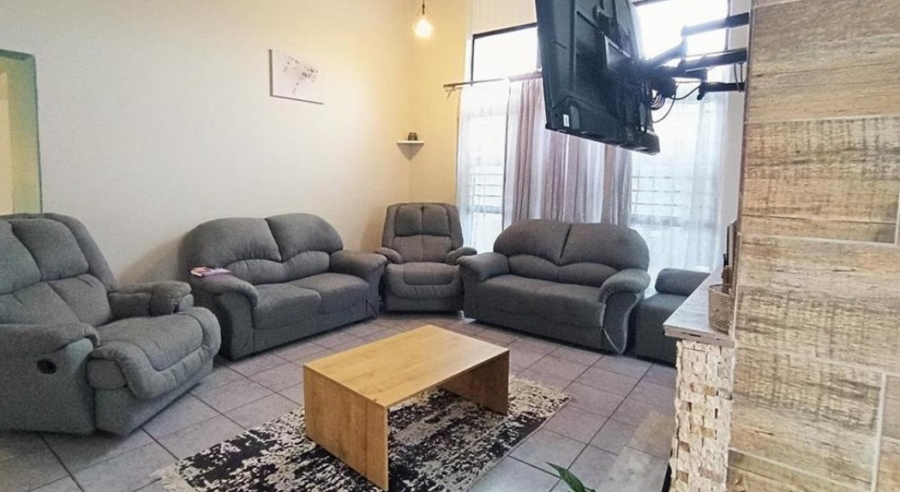 3 Bedroom Property for Sale in Windsor Park Western Cape
